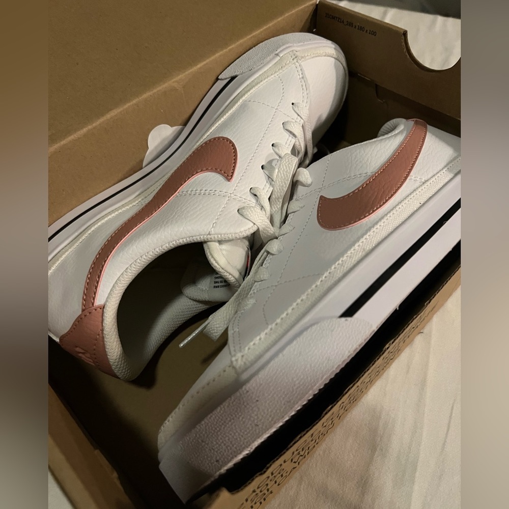 ✨NEW✨ NIKE COURT LEGACY